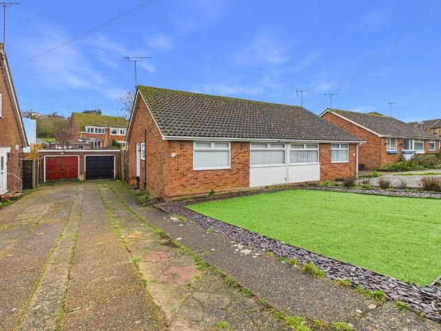 Bungalow for sale in Acol, Kent
