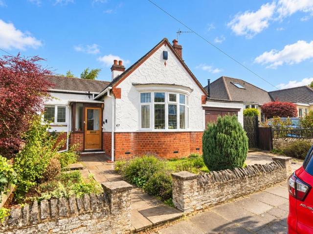 Bungalow for sale in Headlands, Northampton