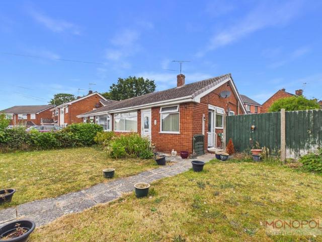 Bungalow for sale in Llay, Wales