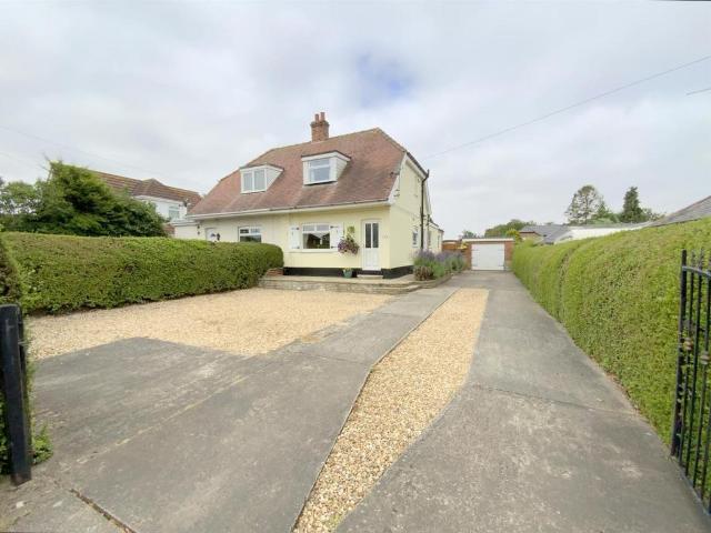 Bungalow for sale in New Waltham