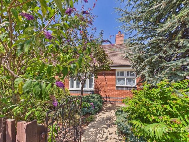 Bungalow for sale in Berkswich, Baswich