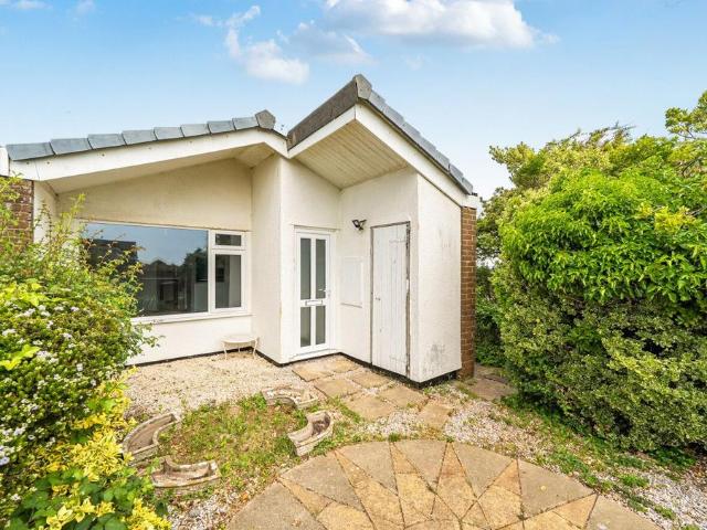 Bungalow for sale in Strode, Devon