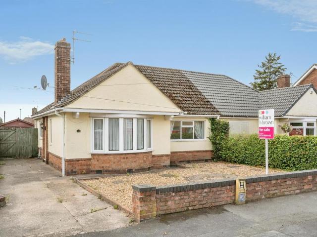 Bungalow for sale in Berkeley, Dragonby