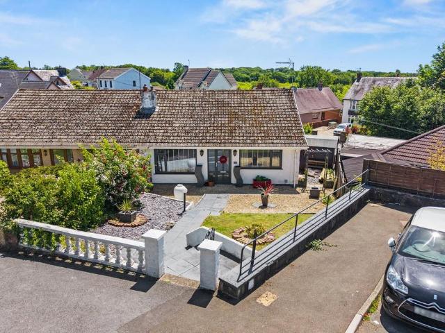 Bungalow for sale in Three Crosses, Wales