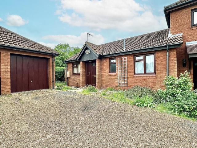 Bungalow for sale in East Hunsbury, Far Cotton