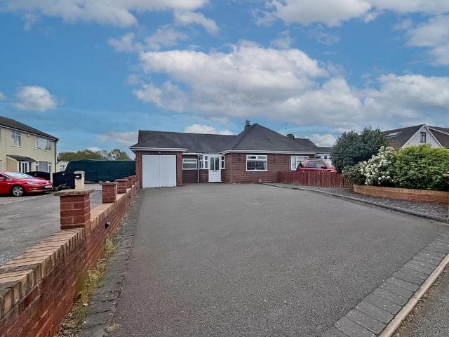 Bungalow for sale in Landywood, Great Chatwell