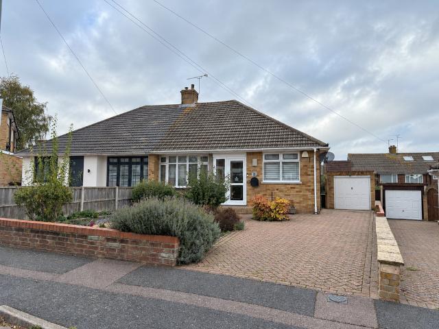 Bungalow for sale in Rainham, Gillingham