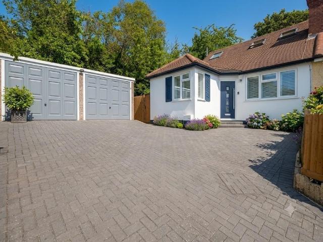 Bungalow for sale in Mill Hill, Greater London
