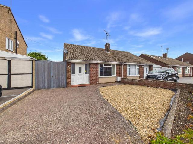 Bungalow for sale in Broughton, Aylesbury