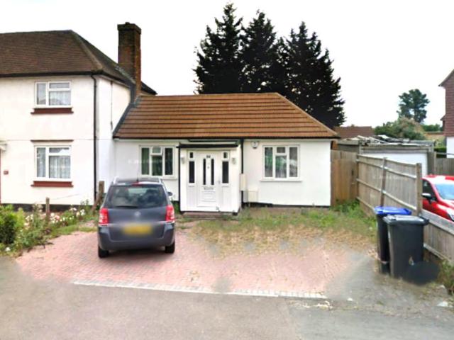 Bungalow for sale in Denham