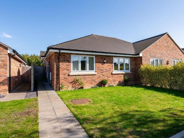 Bungalow for sale in Midway, Kent