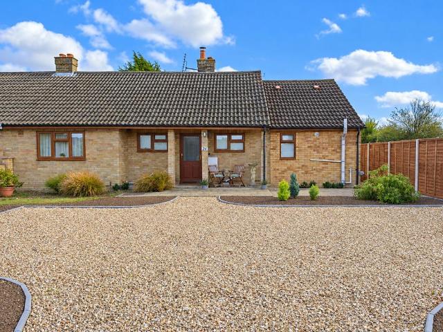 Bungalow for sale in Fenstanton, Huntingdonshire