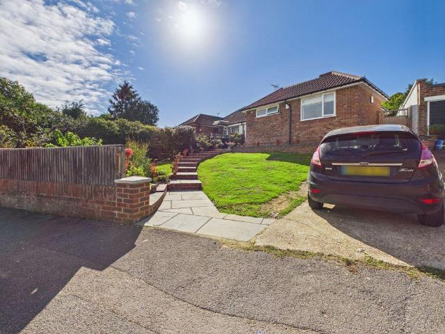 Bungalow for sale in Bletchingley, Tandridge