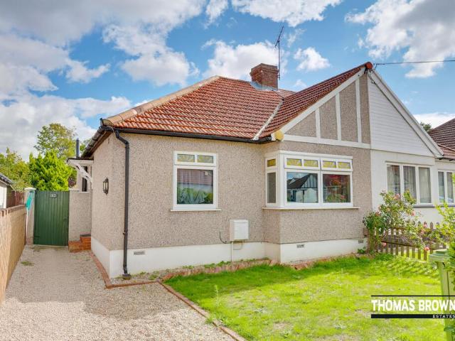 Bungalow for sale in Ramsden, Greater London