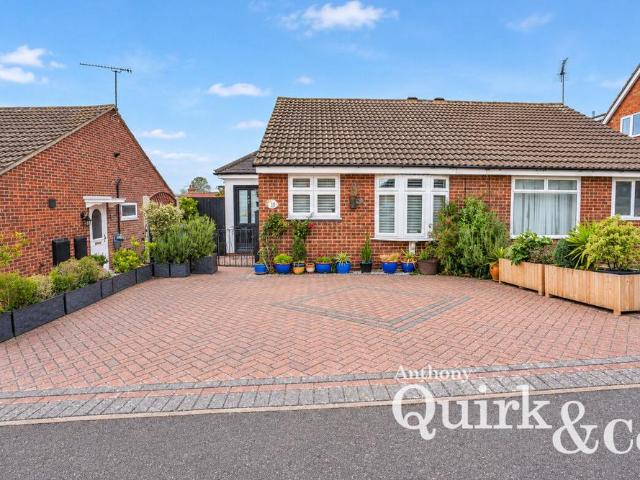 Bungalow for sale in Vange, Essex