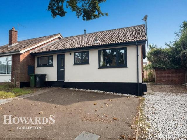 Bungalow for sale in Shrublands, Great Yarmouth