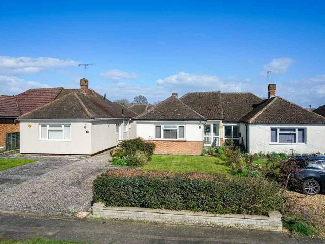 Bungalow for sale in Caddington, Bedfordshire