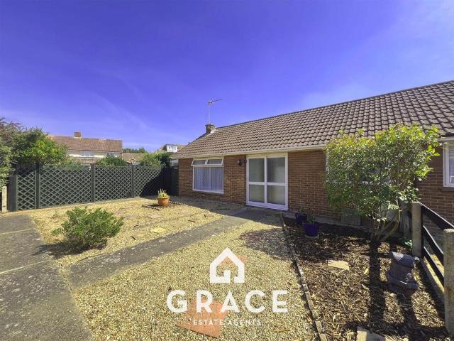 Bungalow for sale in Castle Hill, Key Street