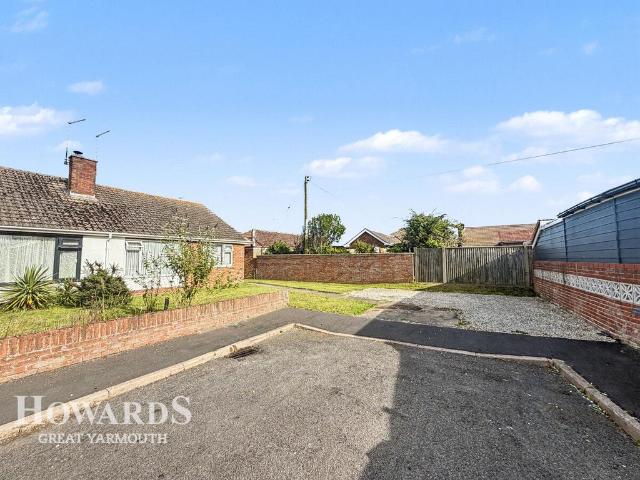 Bungalow for sale in Stokesby, Norfolk