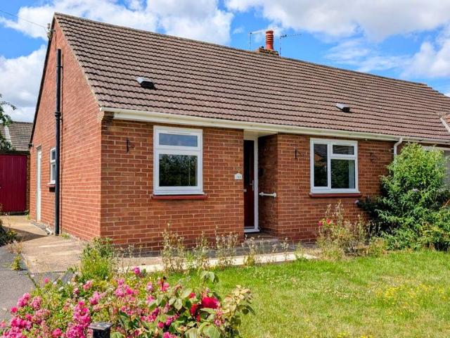 Bungalow for sale in Dromore, Oxfordshire
