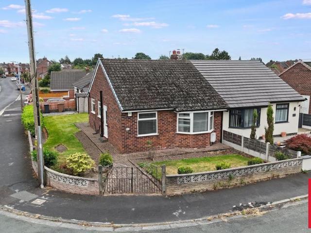 Bungalow for sale in Higher Irlam, Salford