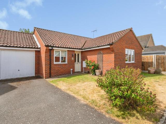 Bungalow for sale in Crostwick, Norfolk