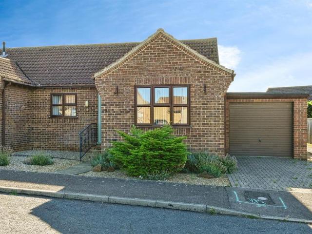 Bungalow for sale in Hunstanton, Brookville