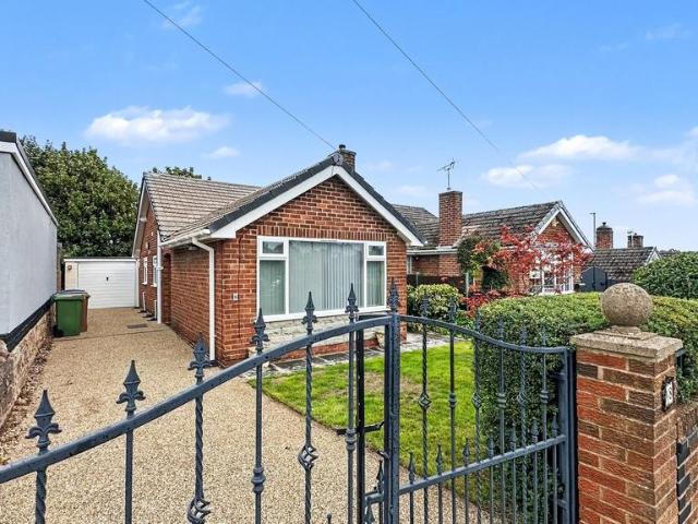 Bungalow for sale in Potters Corner, East Midlands