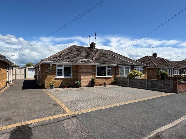 Bungalow for sale in Bedworth Heath, Camp Hill