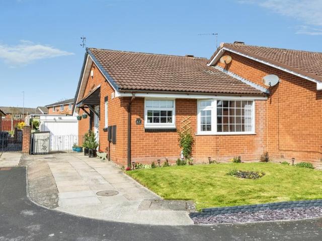 Bungalow for sale in Whinmoor, West Yorkshire