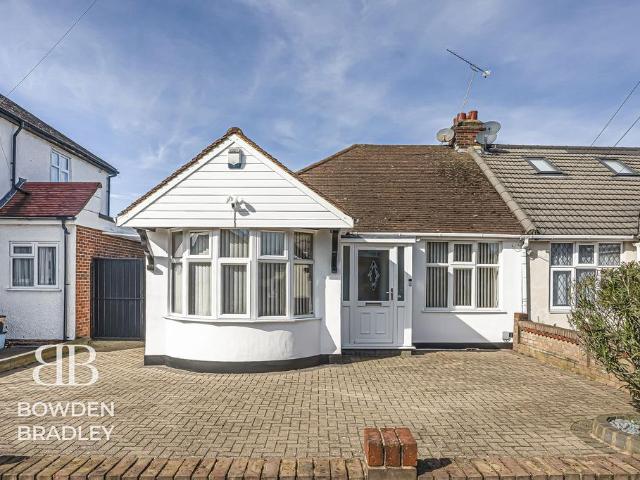 Bungalow for sale in Clayhall, Greater London