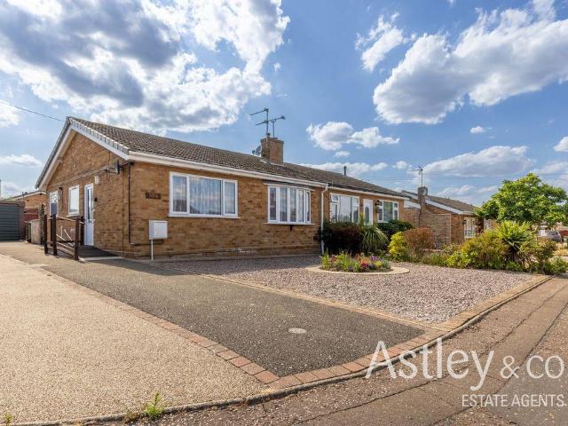 Bungalow for sale in Crostwick, Norfolk