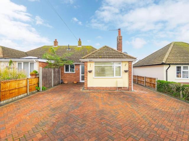 Bungalow for sale in California, Great Yarmouth