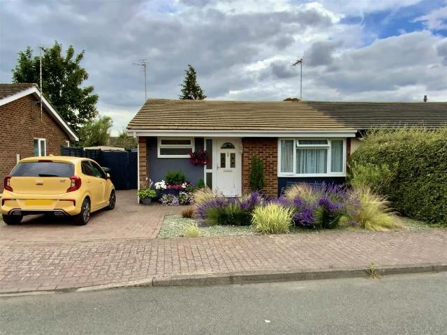 Bungalow for sale in Calverton End, Milton Keynes