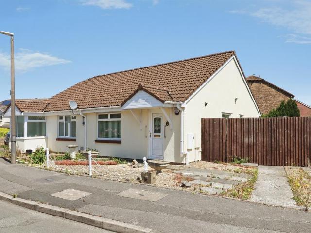 Bungalow for sale in Colcot, Barry