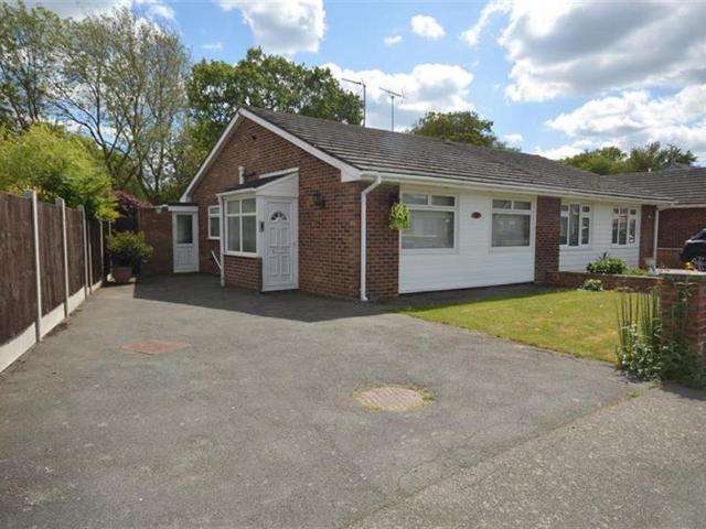 Bungalow for sale in Chipping Hill, Essex