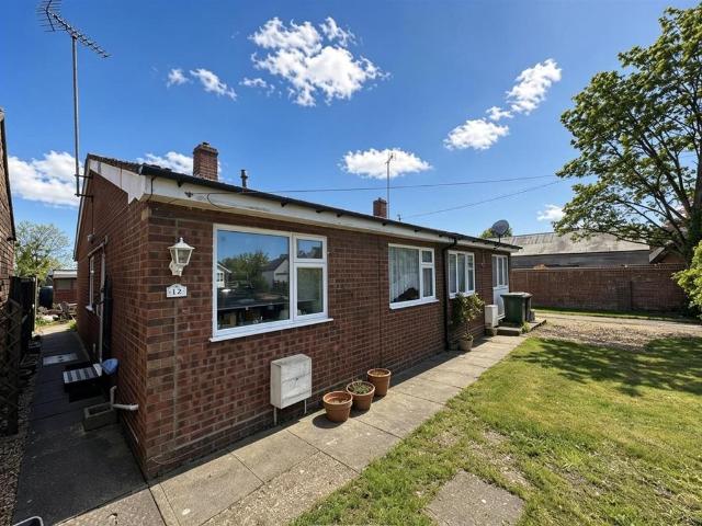 Bungalow for sale in Church End, Totternhoe