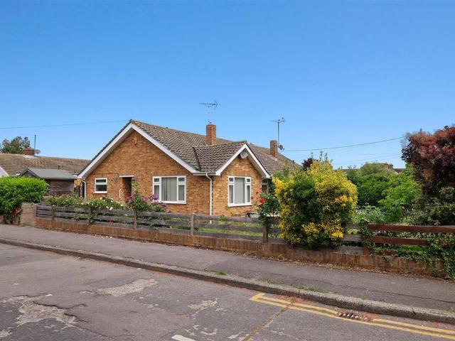 Bungalow for sale in South Tankerton, The Bridge
