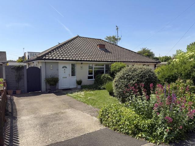 Bungalow for sale in Tewkesbury, Pamington