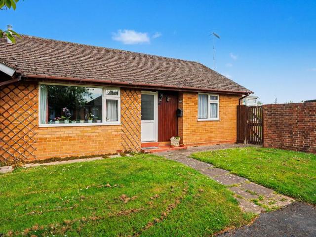 Bungalow for sale in Crookhill, Worcestershire