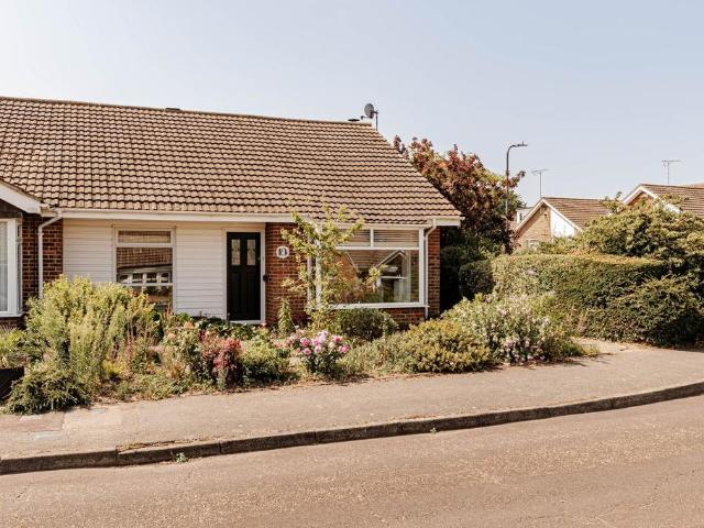 Bungalow for sale in Oad Street, Kent
