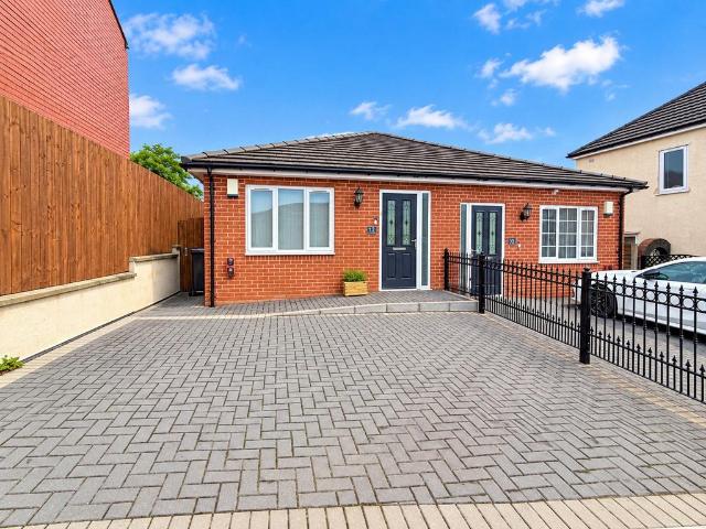Bungalow for sale in Dunns Bank, Quarry Bank