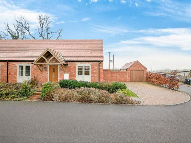 Bungalow for sale in Thorpe Langton, Stanford On Avon