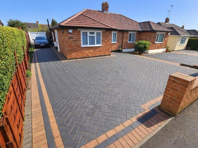 Bungalow for sale in Green Street Green, Greater London