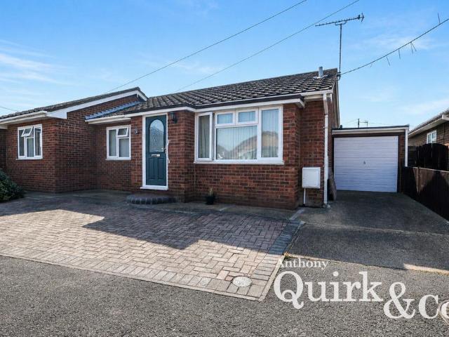 Bungalow for sale in Leigh Beck, Essex