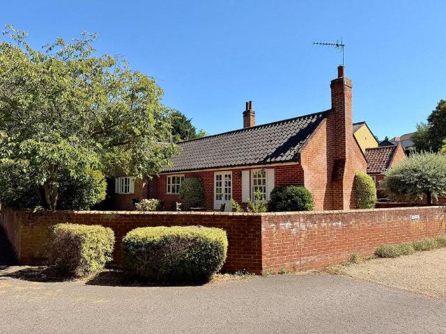 Bungalow for sale in Eastbridge, Suffolk