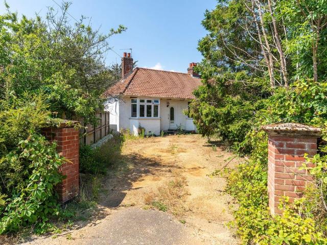 Bungalow for sale in New Rackheath, Crostwick