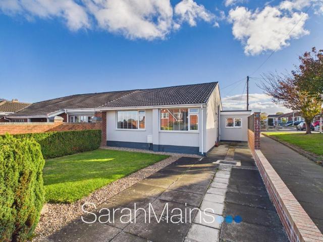 Bungalow for sale in Sunniside, Gateshead