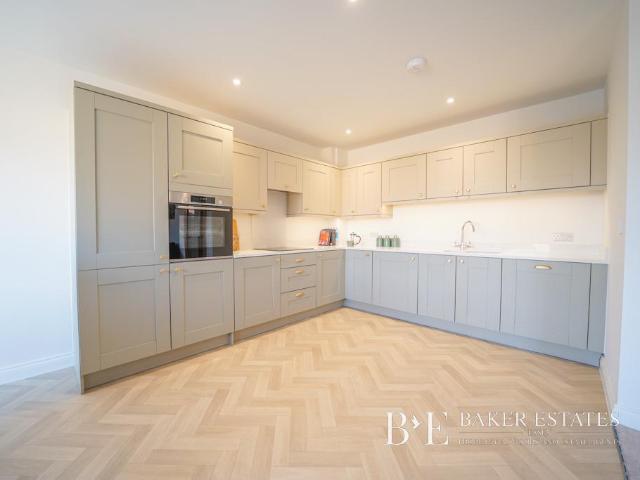 Bungalow for sale in Chelmondiston, Suffolk