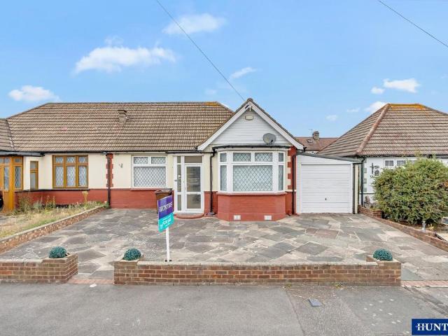 Bungalow for sale in Marks Gate, Greater London